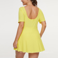 Em estoque de tênis de tênis Sportswear spandex novo engrenagem de ioga plus size u costas de tênis amarelo vestido de tênis com shorts